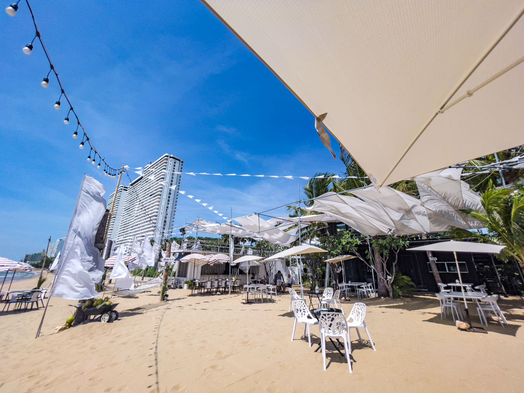 1d+ day artist cafe hua hin thailand - laugh travel eat
