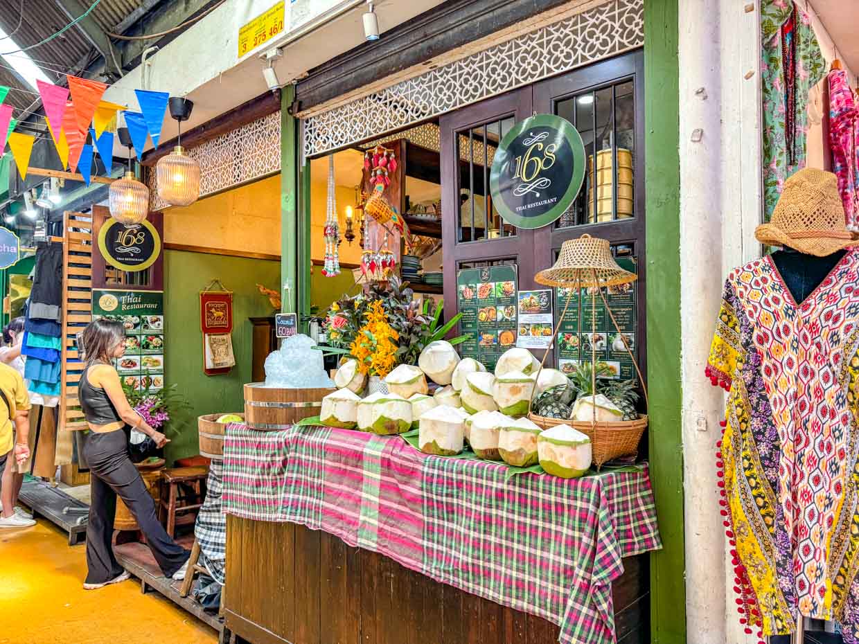 168 thai restaurant chatuchak market bangkok thailand - laugh travel eat