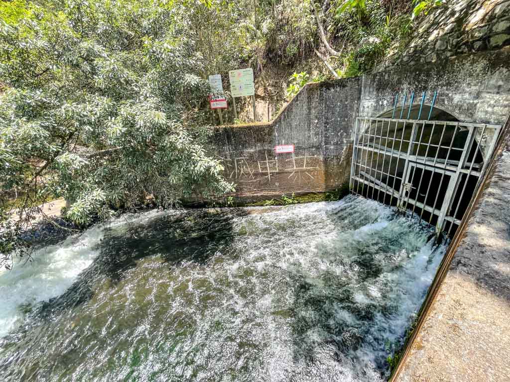 the water gate ping nam stream trek fanling new territories hong kong - Laugh Travel Eat