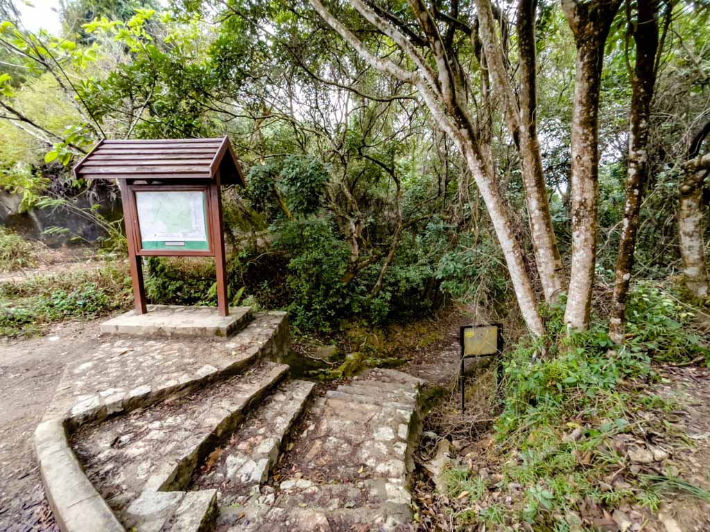 Kat Tsai Shan Au lau shui heung country trail hong kong - laugh travel eat