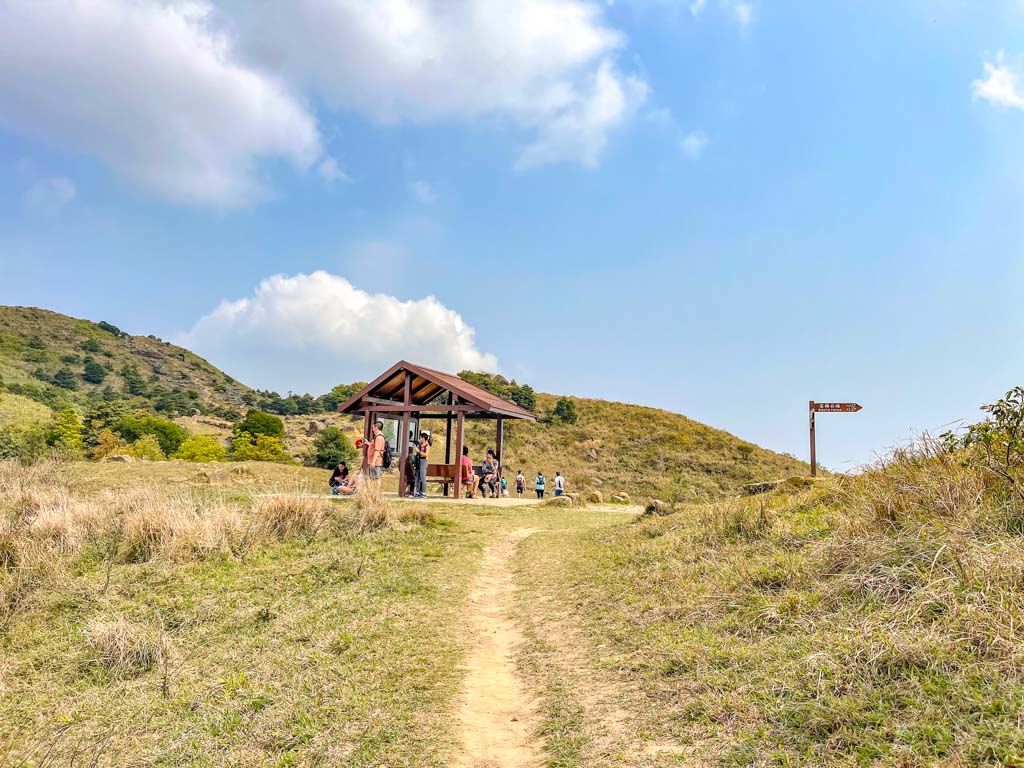 pavillion at sze fong shan au ng tung chai waterfall hike hong kong - laugh travel eat