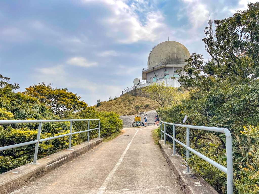 sze fong shan au to tai mo shan peak via ng tong chai hike hong kong - laugh travel eat