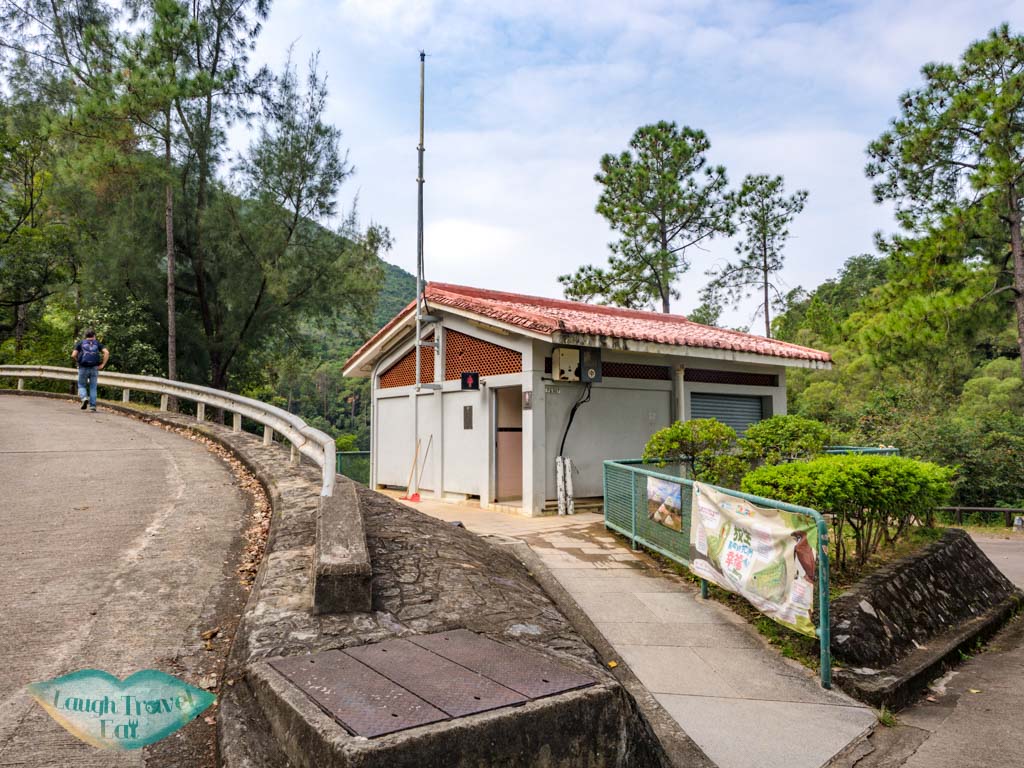 walking into Lau Shui Heung Reservoir from main road new territories hong kong - laugh travel eat-2