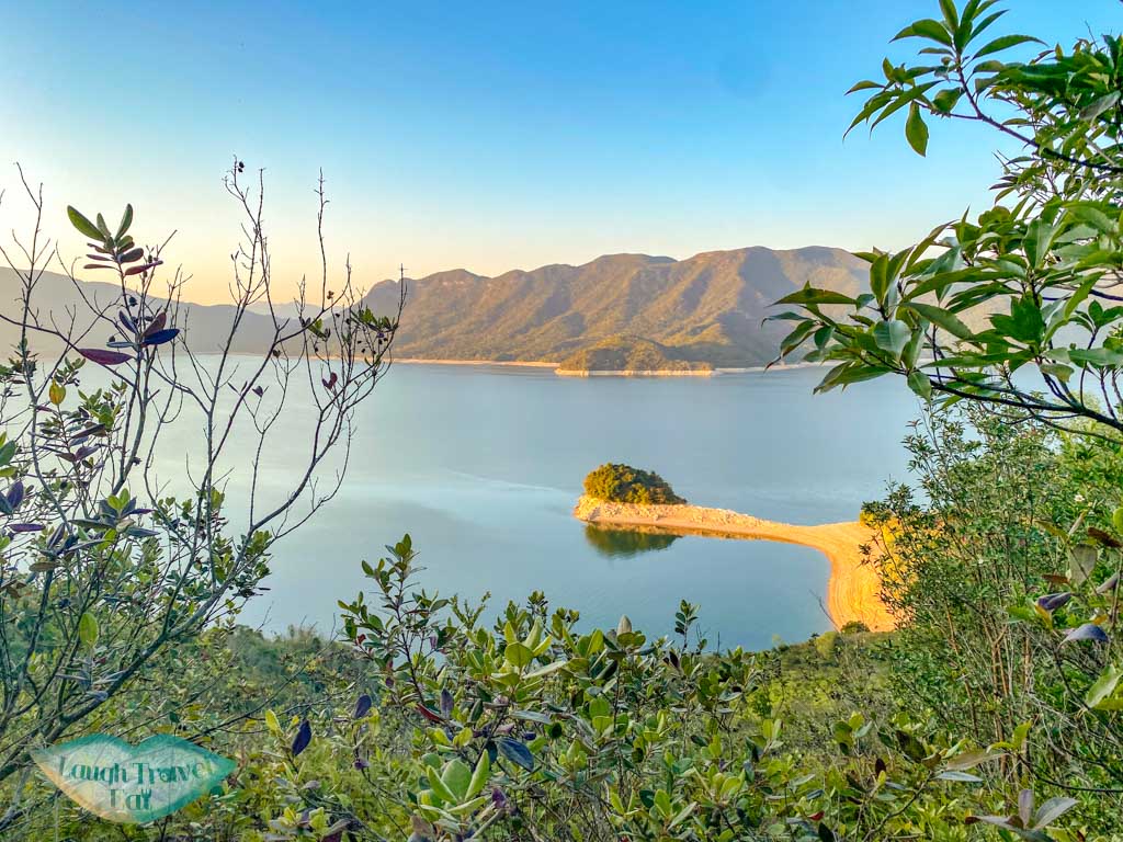 Cheng Pai Tung to tai mei tuk main trail plover cove country park trail hong kong - laugh travel eat