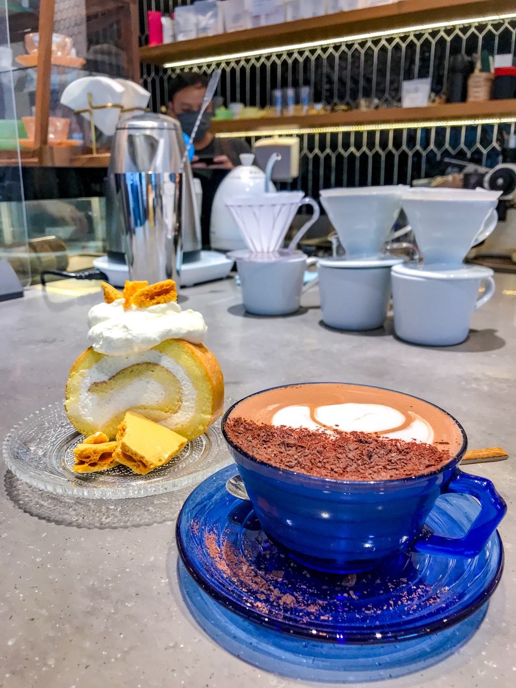 egg roll and hot chocolate at flow sham shui po cafe sham shui po food hong kong - Laugh Travel Eat-2