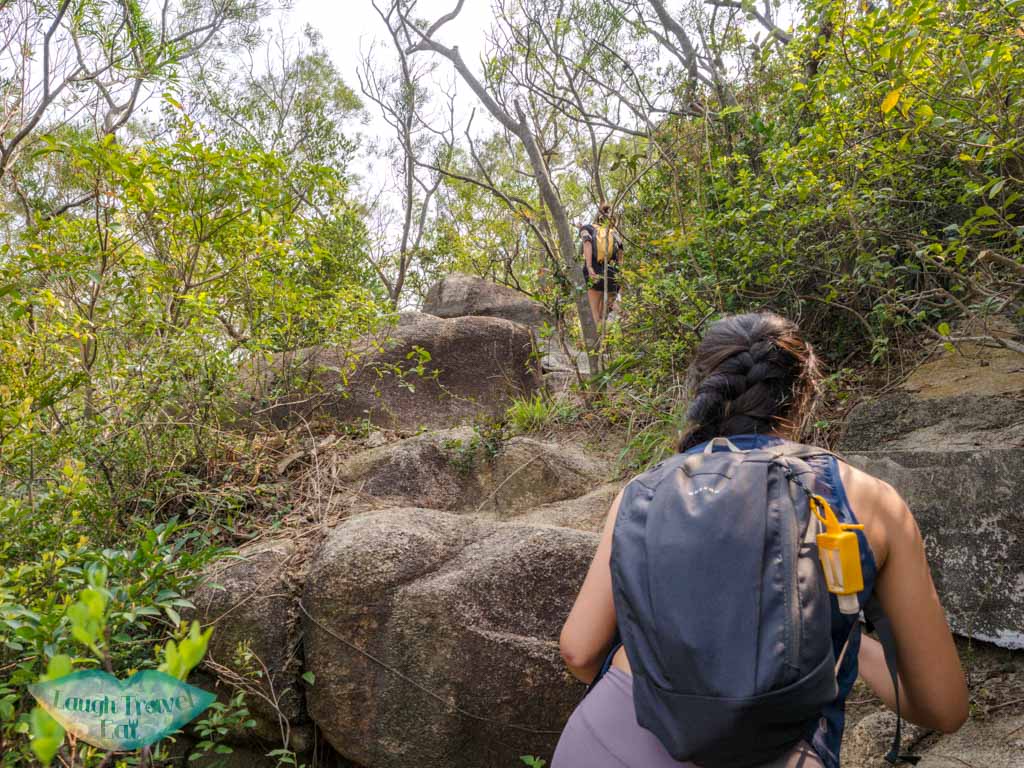 trail-start-to-first-peak-devils-claw-chung-hom-kok-hong-kong-laugh-travel-eat-3