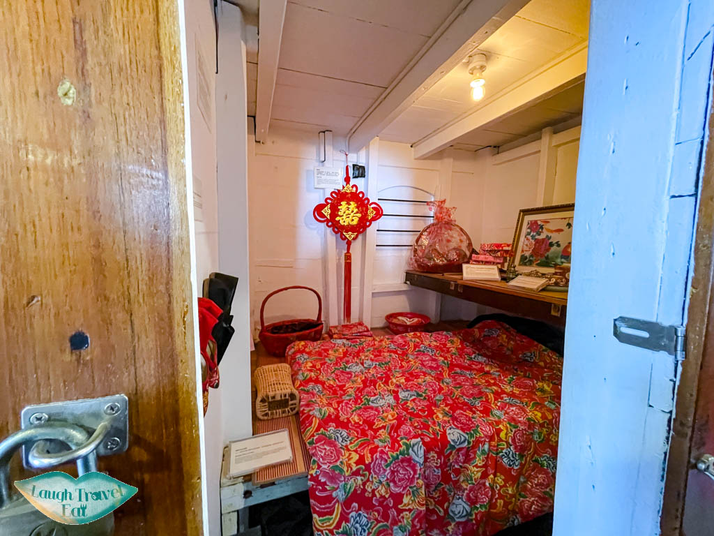 bedroom aberdeen 1773 houseboat aberdeen hong kong island hong kong - laugh travel eat