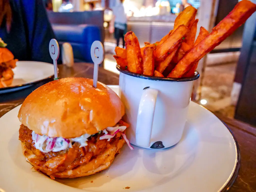 beef and liberty best burger in hong kong - Laugh Travel Eat-3