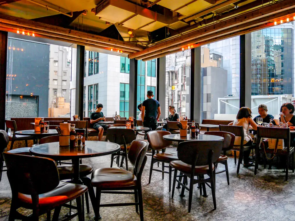 beef and liberty best burger in hong kong - Laugh Travel Eat