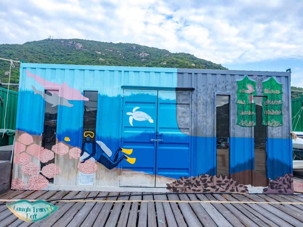 painted wall Lamma Fisherfolk's Village lamma rainbow seafood restaurant sok kwu wan lamma island hong kong island hong kong - laugh travel eat