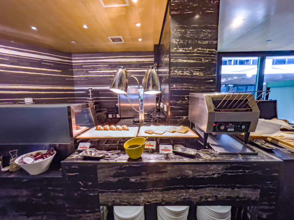 buffet breakfast gateway hotel tsim sha tsui hong kong - laugh travel eat