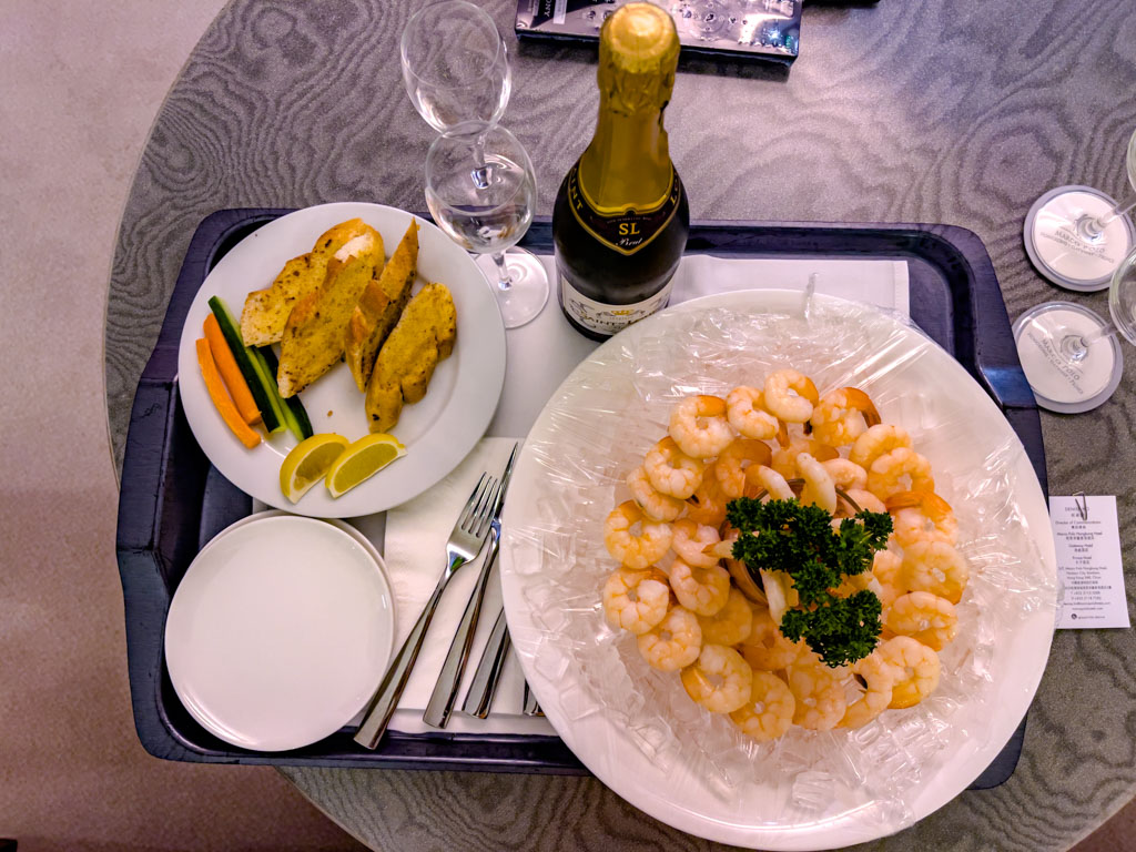 shrimp tower twin continental room gateway hotel tsim sha tsui hong kong - laugh travel eat