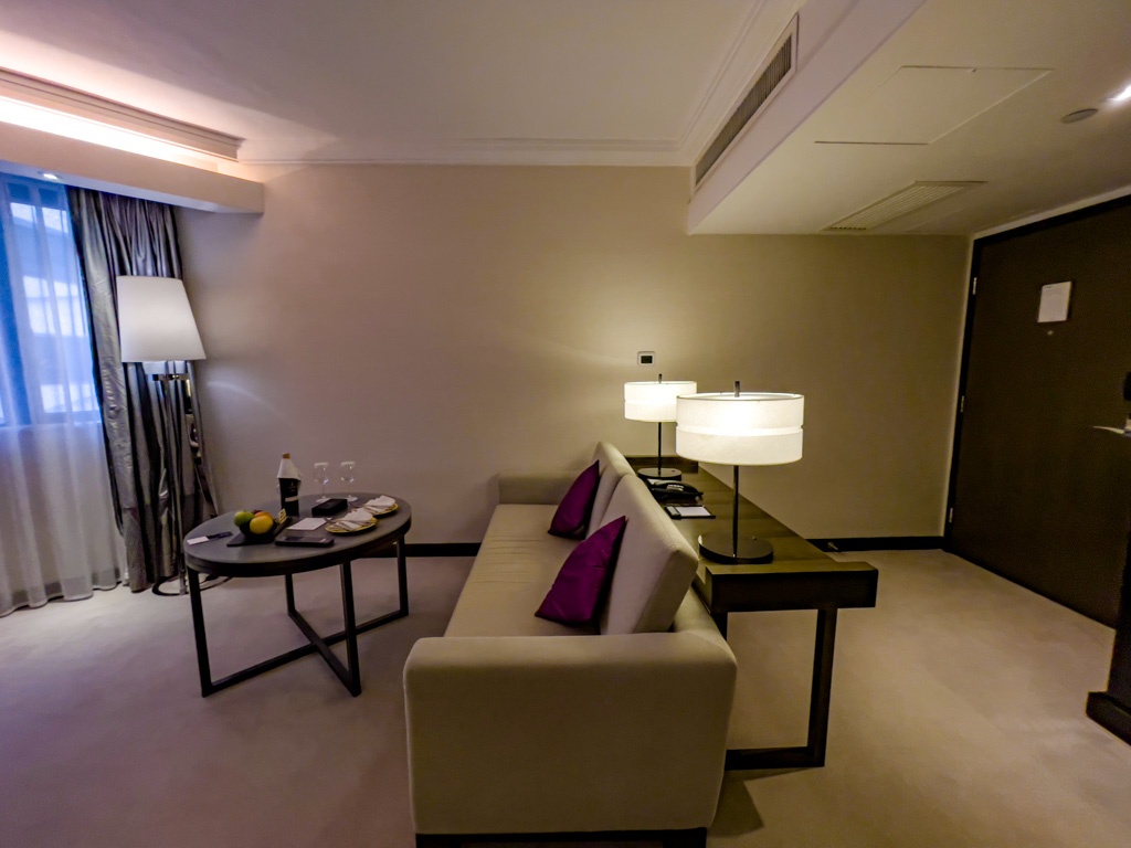 twin continental room gateway hotel tsim sha tsui hong kong - laugh travel eat-4