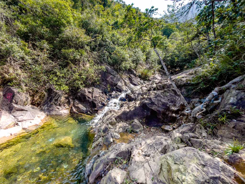ngau wu stream meets ngau wu reservoir Ma On Shan hong kong - laugh travel eat