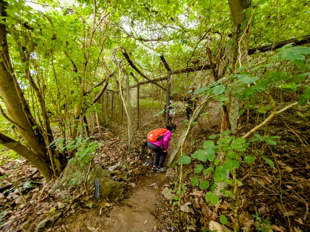 public bathroom to indian temple po kak tsai road hong kong - laugh travel eat