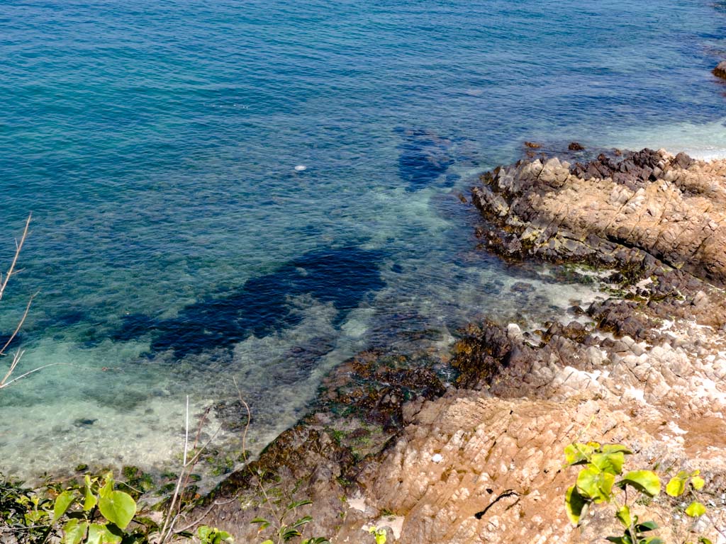 coastline of mai fan tsui sai kung hong kong 一尖三咀過四灣 - laugh travel eat