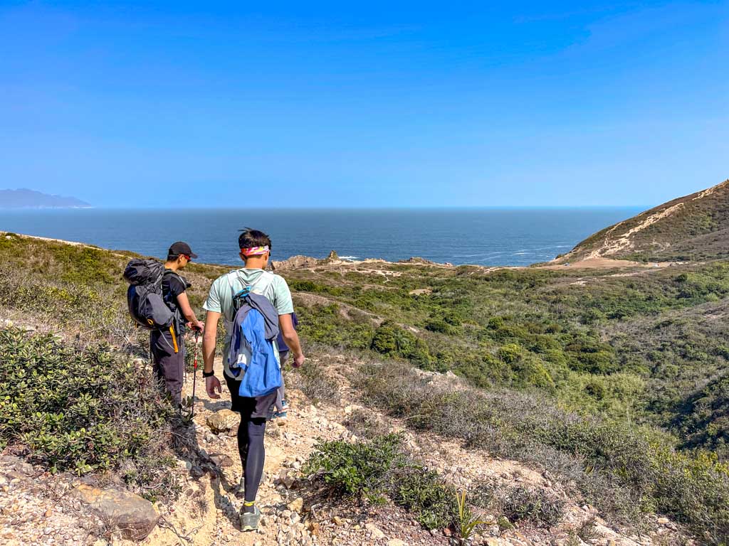 going down cheung tsui sai kung hong kong 一尖三咀過四灣 - laugh travel eat