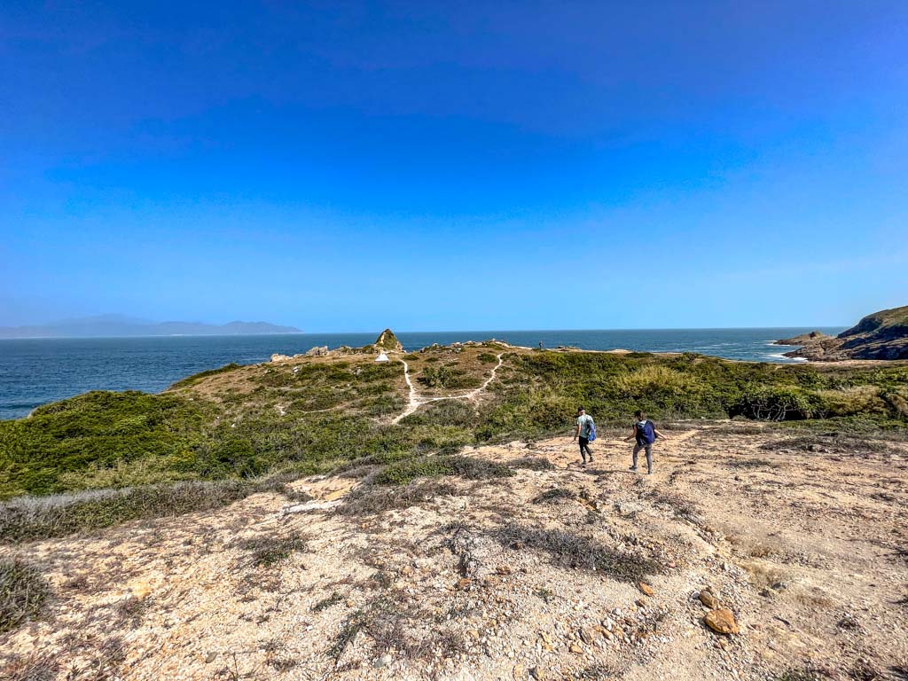 going down cheung tsui sai kung hong kong 一尖三咀過四灣 - laugh travel eat