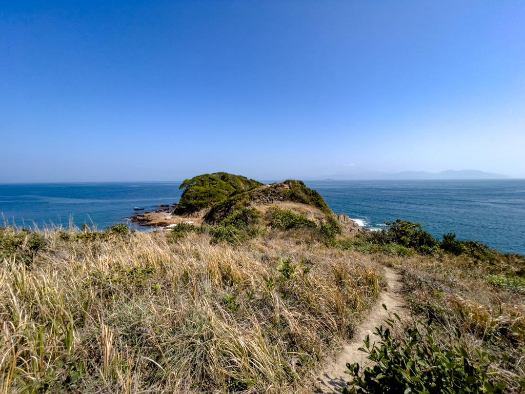 going down mai fan tsui from mai fan tsui tuen tsui junction sai kung hong kong 一尖三咀過四灣 - laugh travel eat