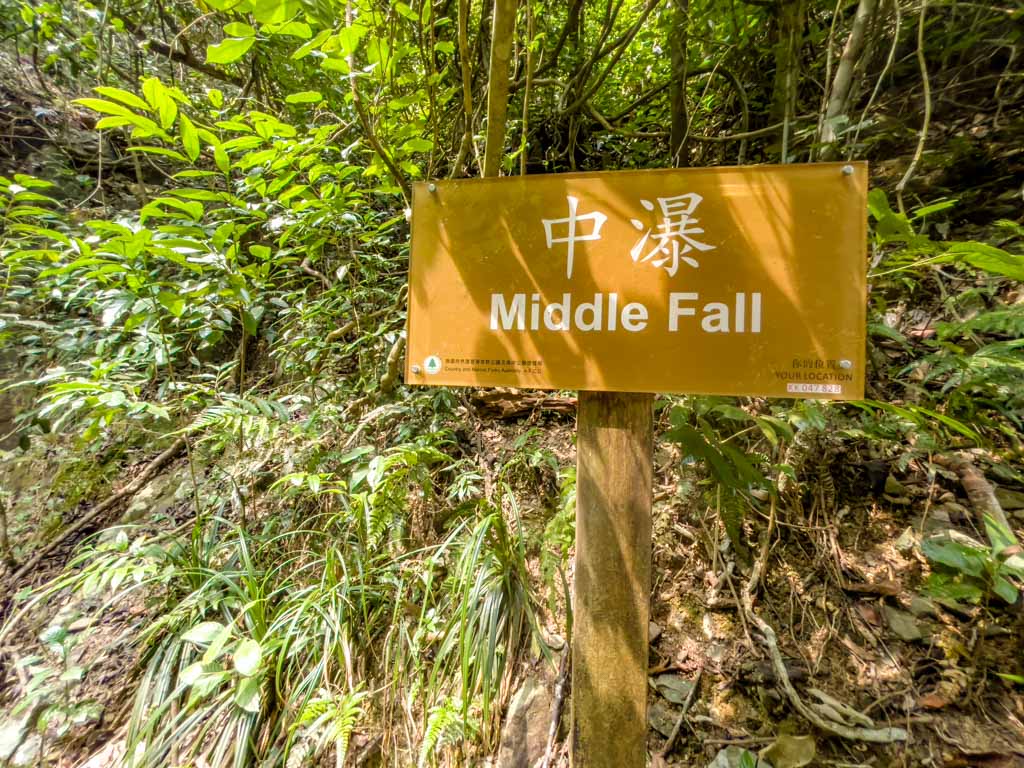 bottom fall to middle fall ng tung chai waterfall hike hong kong - laugh travel eat-4