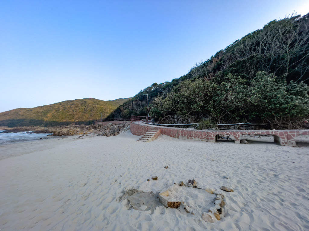 sai wan maclehose trail stage 2 sai kung hong kong 一尖三咀過四灣 - laugh travel eat