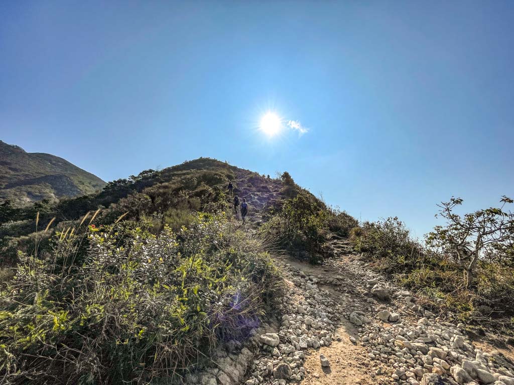 tai long au to sharp peak part 1 sai kung hong kong 一尖三咀過四灣 - laugh travel eat