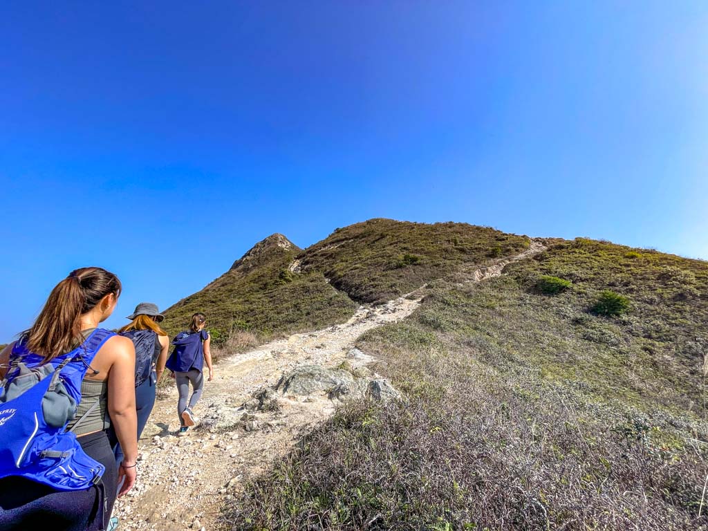 tai long au to sharp peak part 1 sai kung hong kong 一尖三咀過四灣 - laugh travel eat