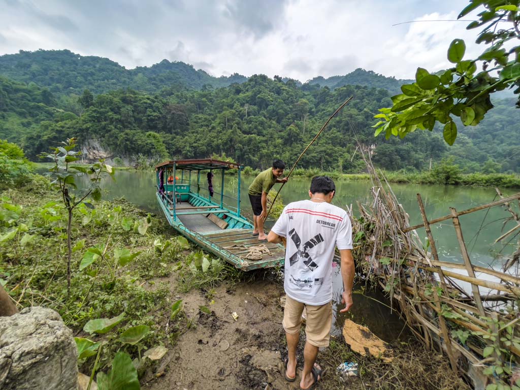 boat trip ba be lake view homestay ba be lake ba be national park Vietnam - laugh travel eat