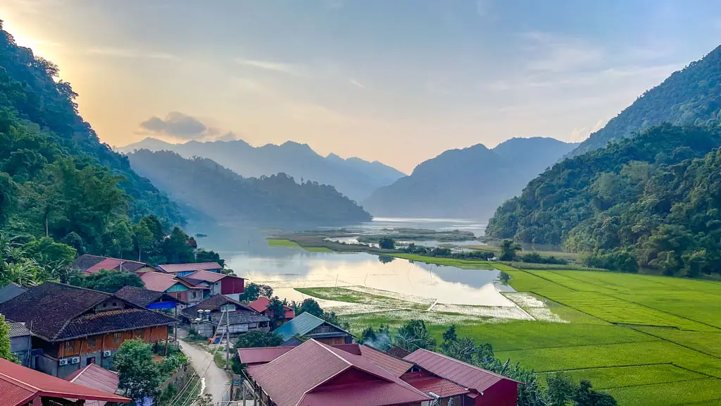 sunset view ba be lake view homestay ba be lake ba be national park Vietnam - laugh travel eat