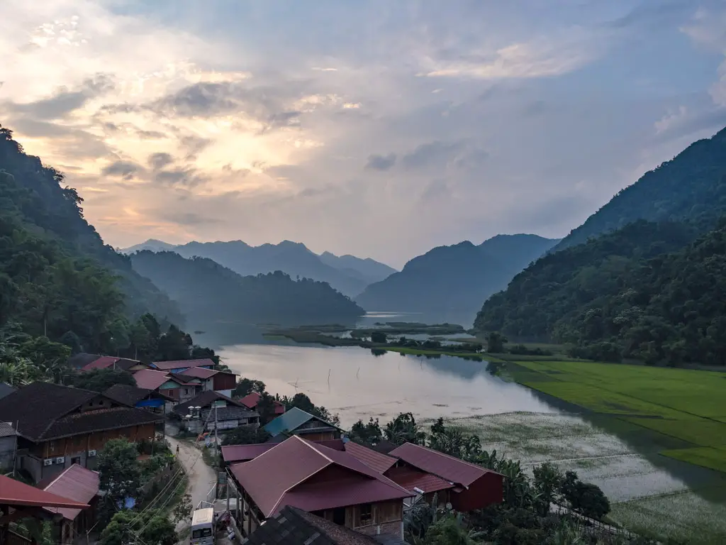 sunset view ba be lake view homestay ba be lake ba be national park Vietnam - laugh travel eat