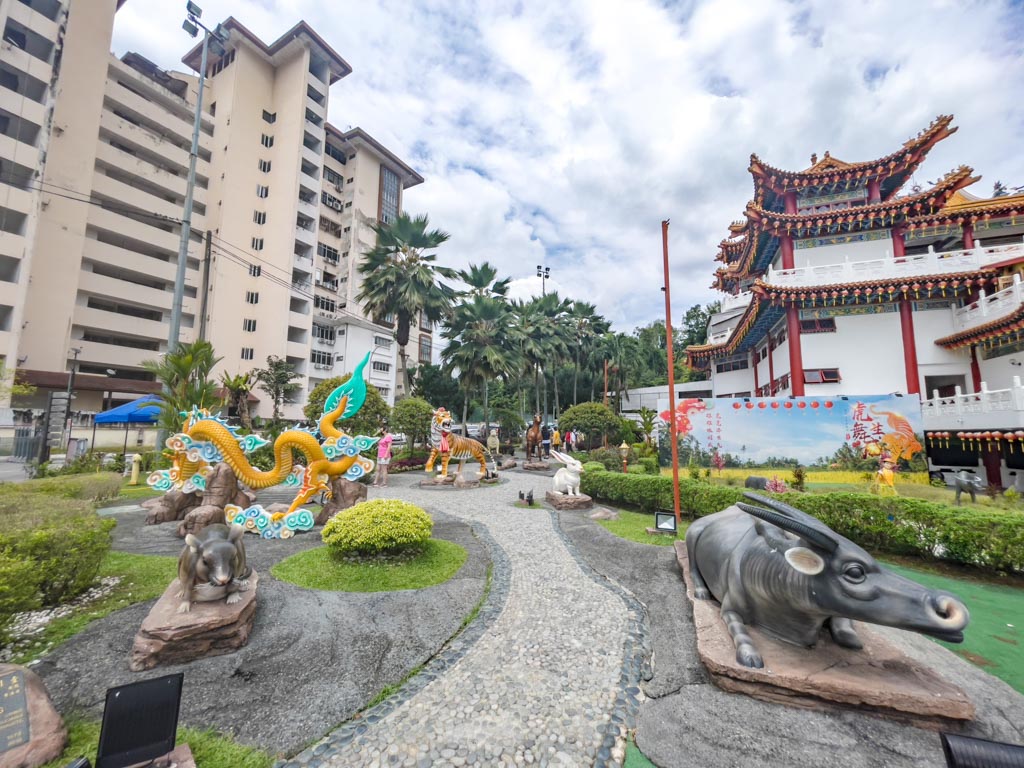 chinese astrology animal garden thean hou temple kuala lumpur Malaysia - laugh travel eat