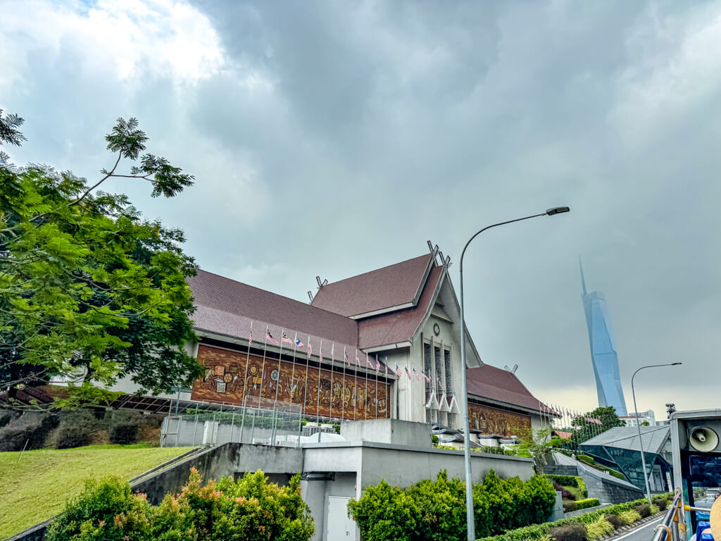 hop on hop off bus kualar lumpur malaysia _ laugh travel eat