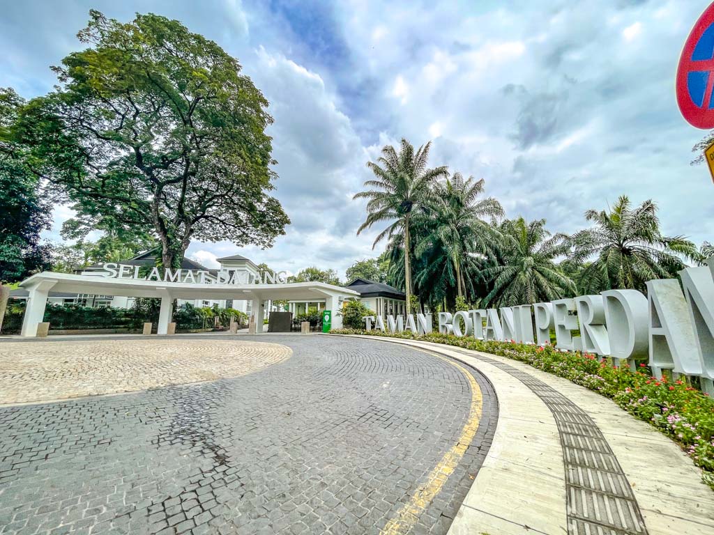main entrance perdana botanical garden kuala lumpur Malaysia - laugh travel eat