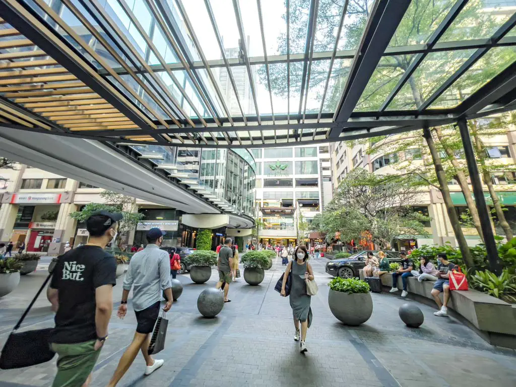 mid valley mall kuala lumpur Malaysia - laugh travel eat
