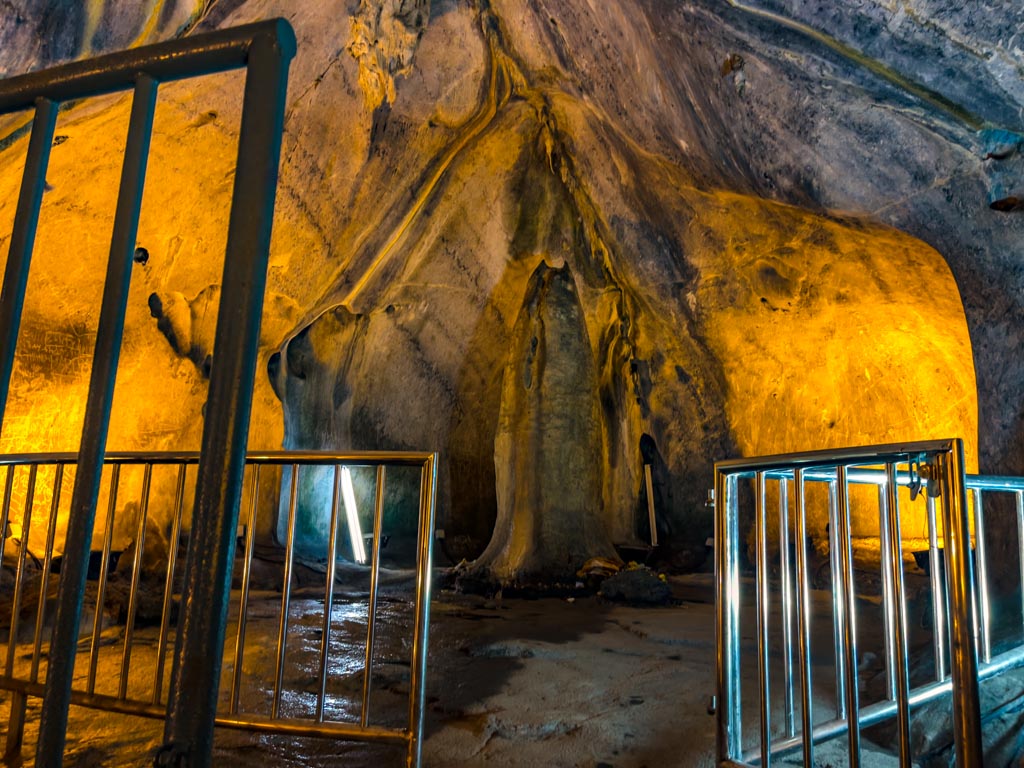 inside Ramayana Cave batu cave kuala lumpur Malaysia - laugh travel eat