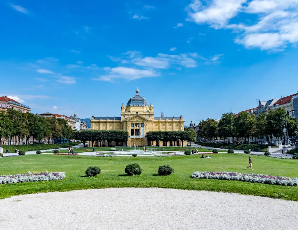 King Tomislav Square zagreb croatia - laugh travel eat-2