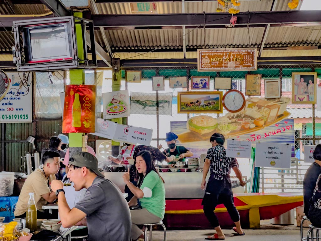Boat Noodles Doy Kuay Teow Reua victoria monument bangkok thailand - laugh travel eat