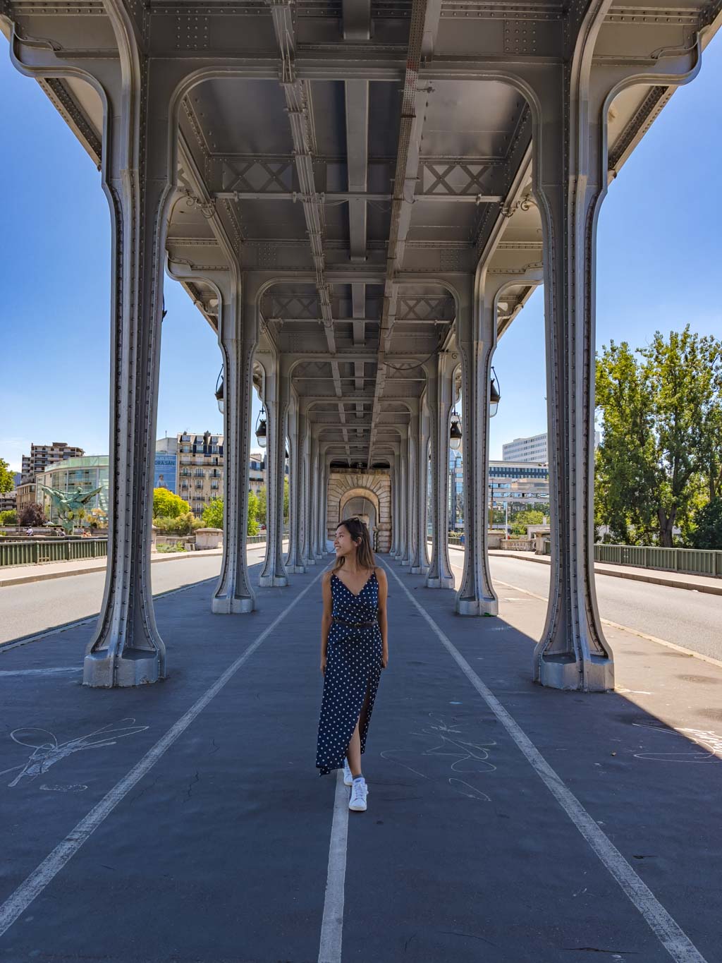 Pont de Bir Hakeim paris france - laugh travel eat