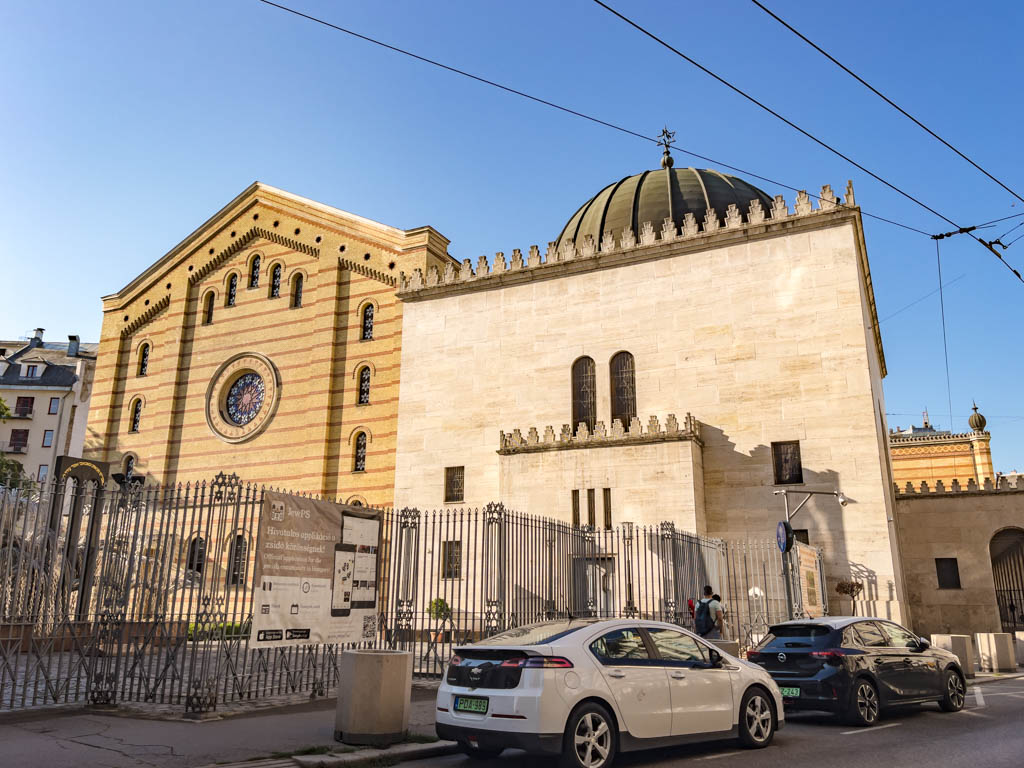 Dohány Street Synagogue district 7 budapest hungary - laugh travel eat