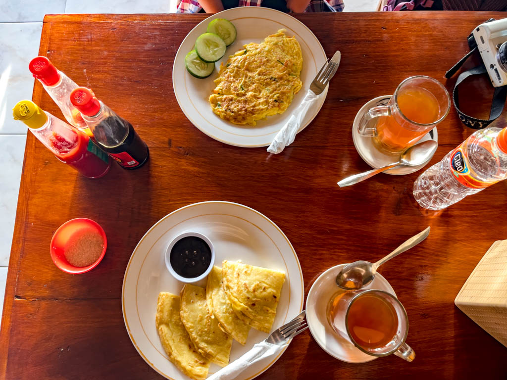 breakfast Pondok Senaru Cottages senaru lombok indonesia - laugh travel eat