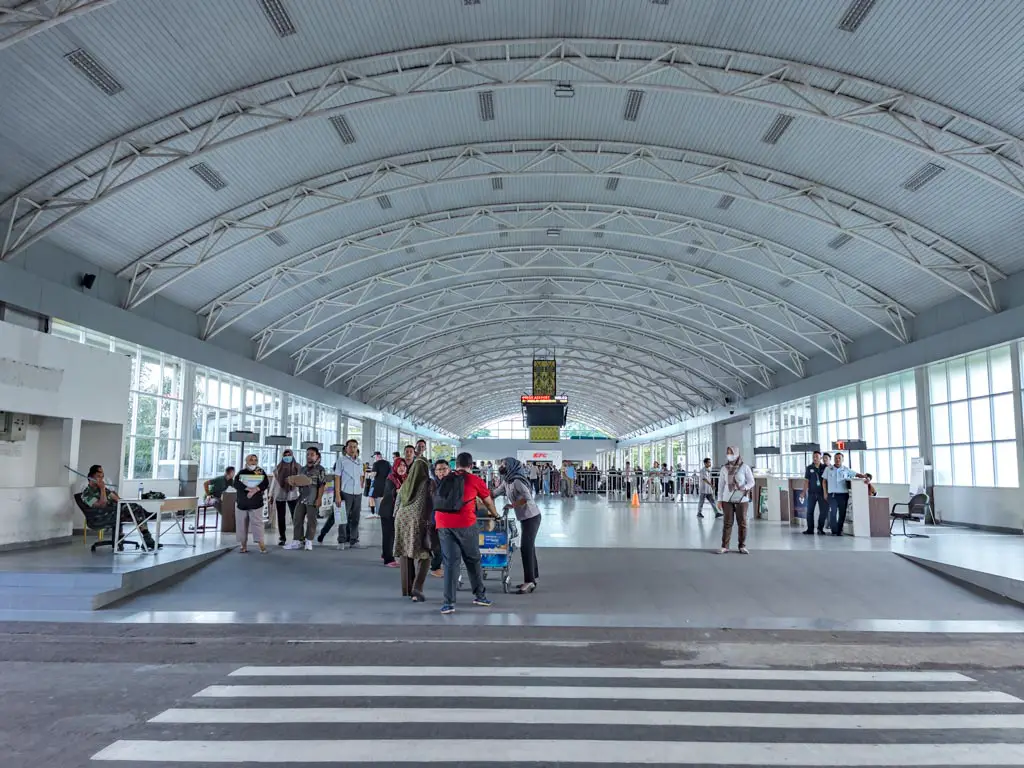 domestic airport lombok indonesia - laugh travel eat-2