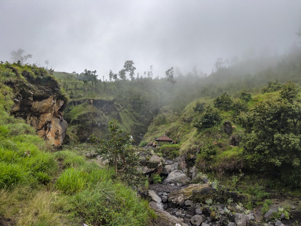 pos 3 sembalun route mount rinjani trek lombok indonesia - laugh travel eat-2