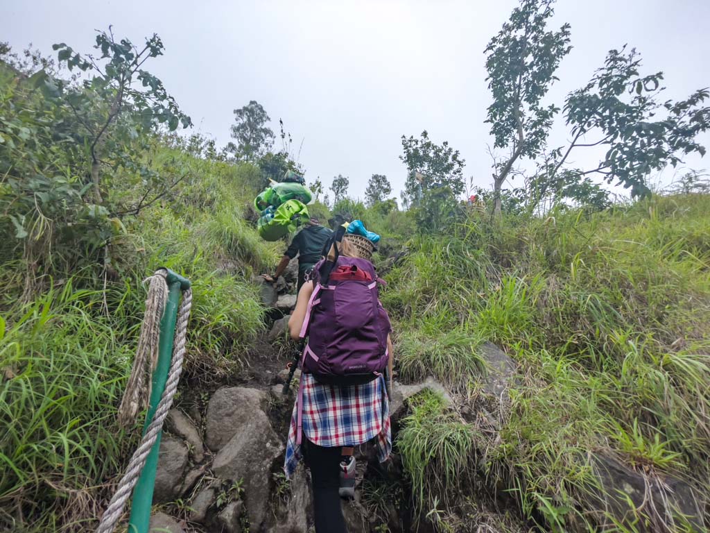 pos 3 to pos 4 sembalun route mount rinjani trek lombok indonesia - laugh travel eat