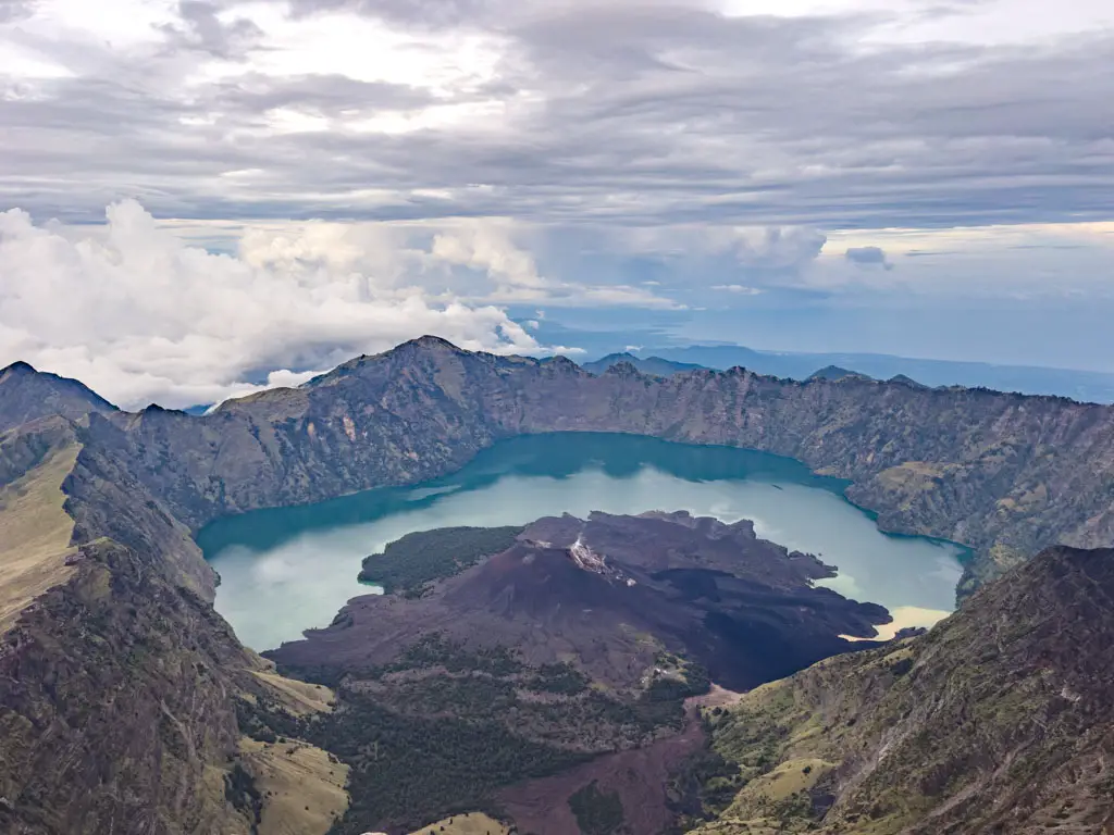 view summit mount rinjani trek lombok indonesia - laugh travel eat-3