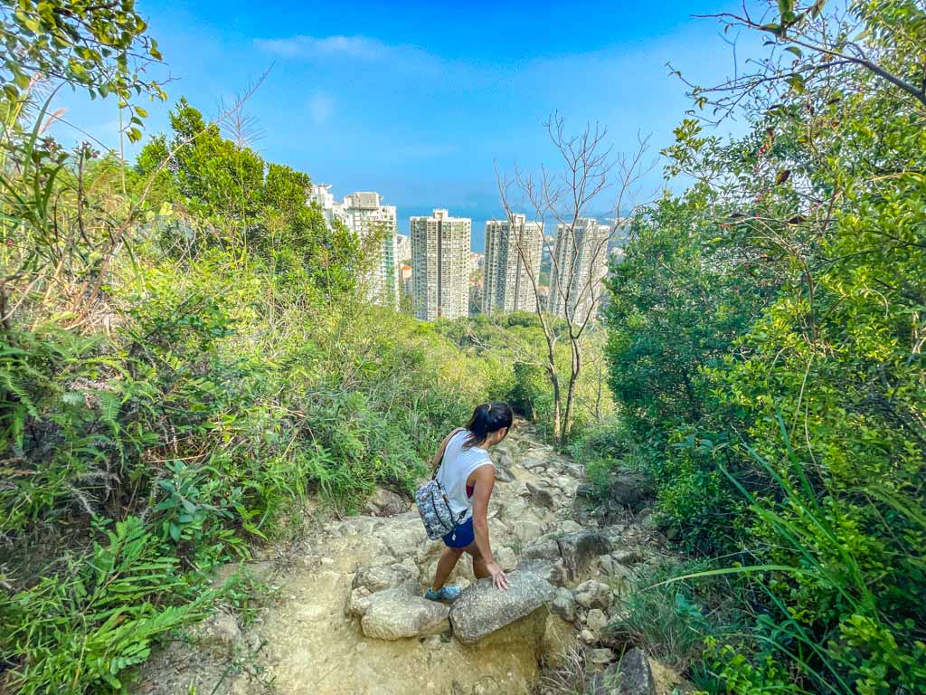 yi pak au to neo horizon easter island rock hike lantau island hong kong - laugh travel eat