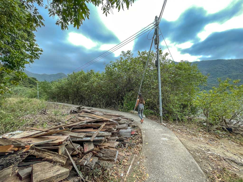sham chung to yung shue o sai kung hong kong- laugh travel eat