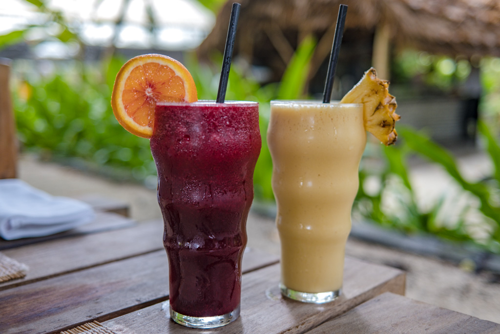 fresh juices Zero Restaurant Villa Park Sun Island Maldives - laugh travel eat
