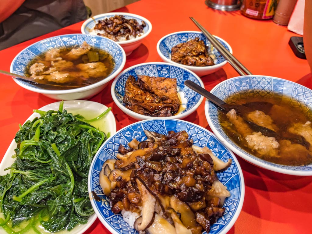 Wang's broth Huaxi Night Market taipei taiwan - laugh travel eat