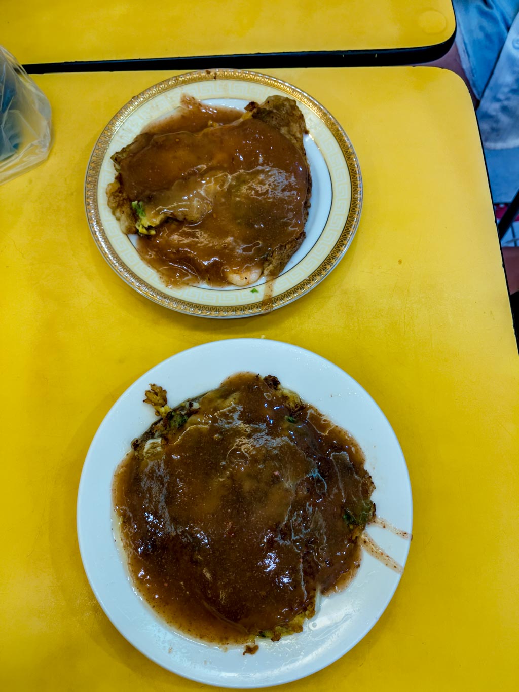 oyster omlete ningxia Night Market taipei taiwan - laugh travel eat