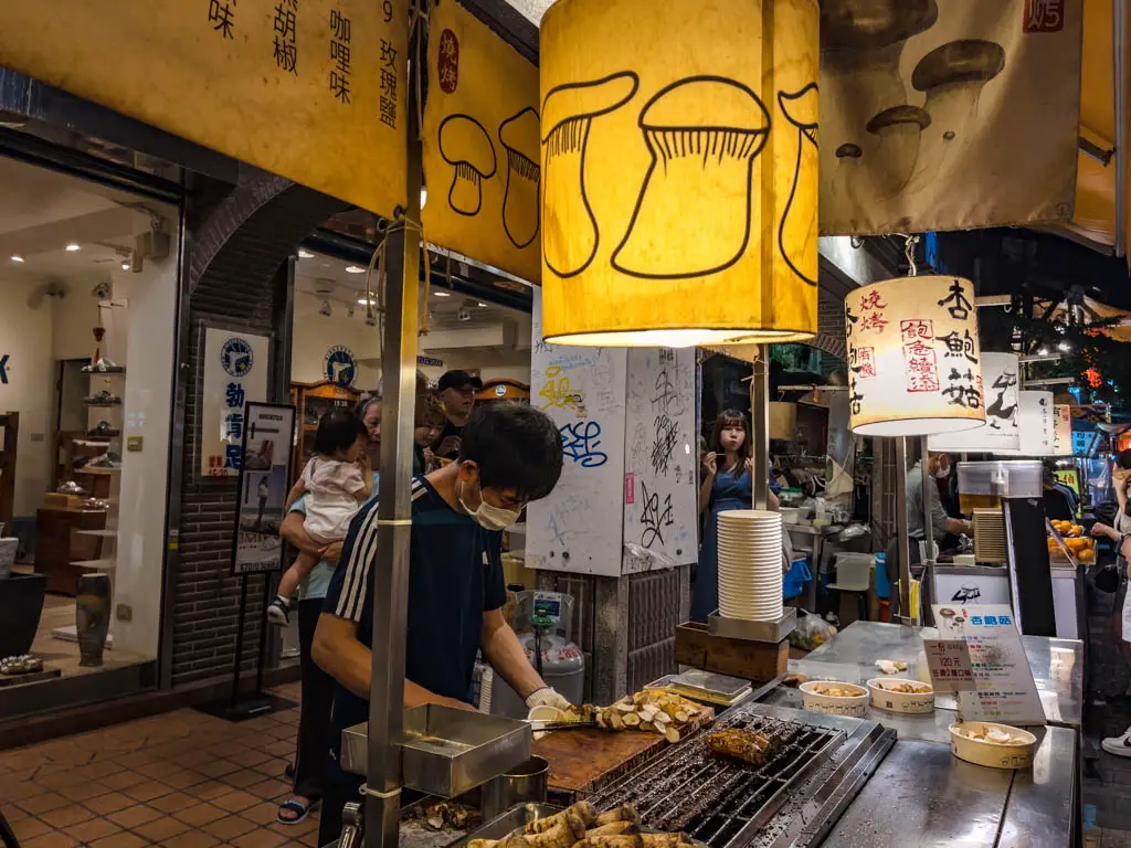 shilin night markettaipei taiwan - laugh travel eat